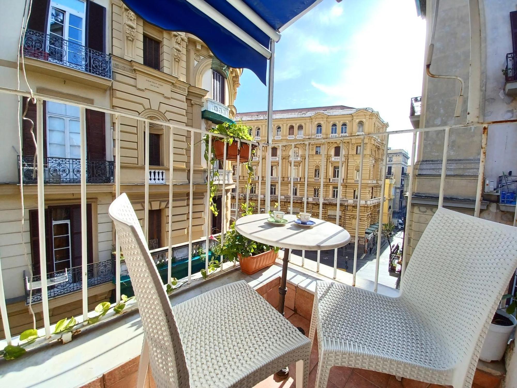 B&B Quattro Palazzi Napoli Centro エクステリア 写真